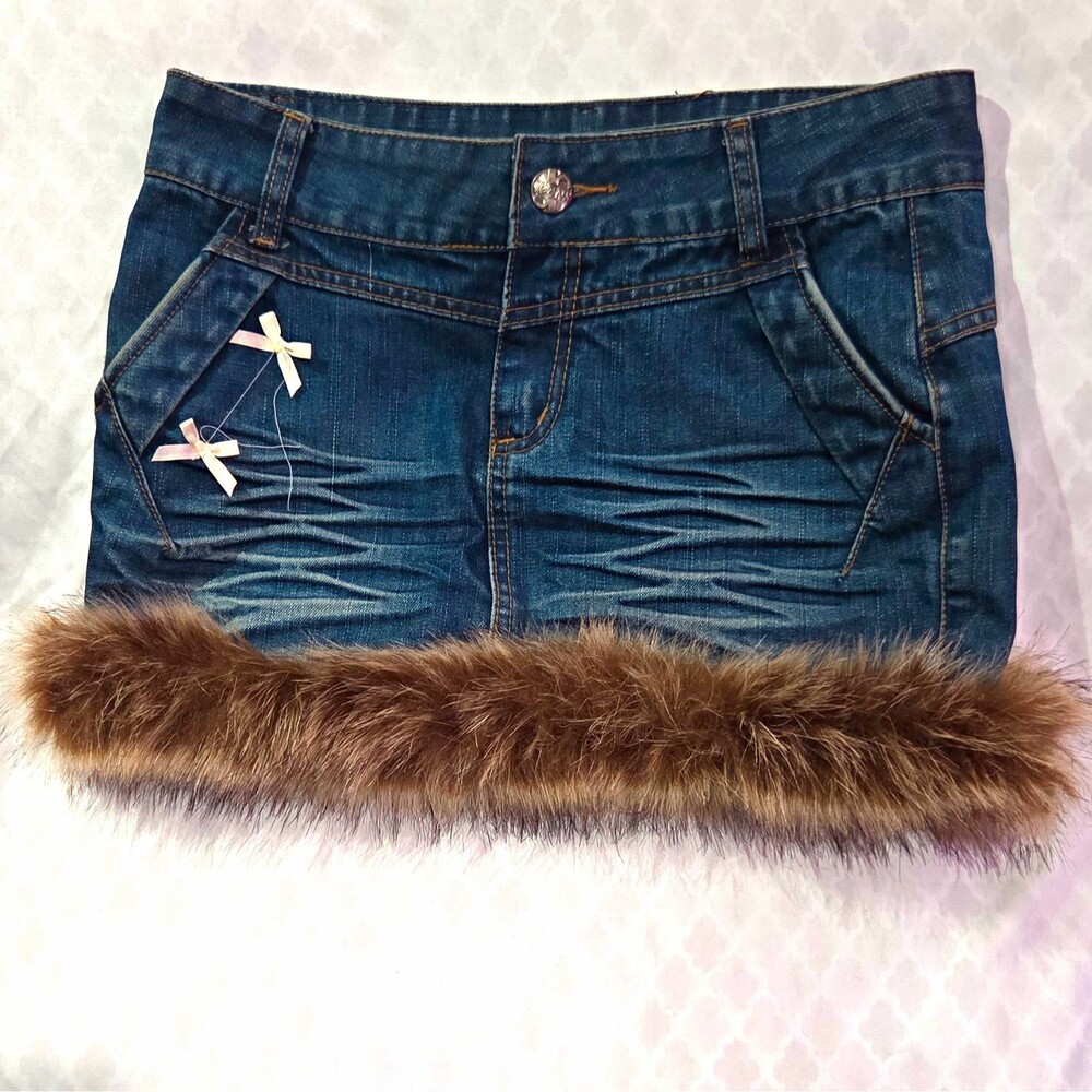 JIAQI Women’s Blue Denim Mini Skirt Faux Fur Trim Pockets Button Size M